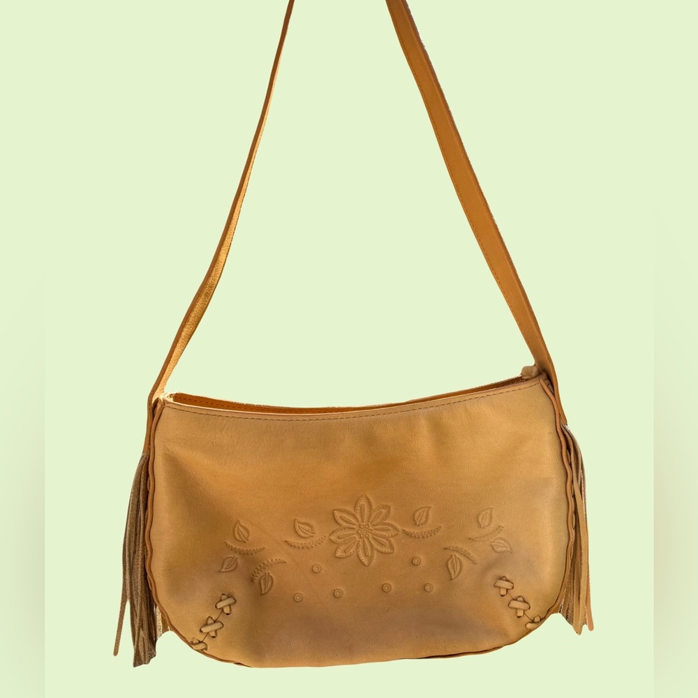 Tan leather shoulder bag!